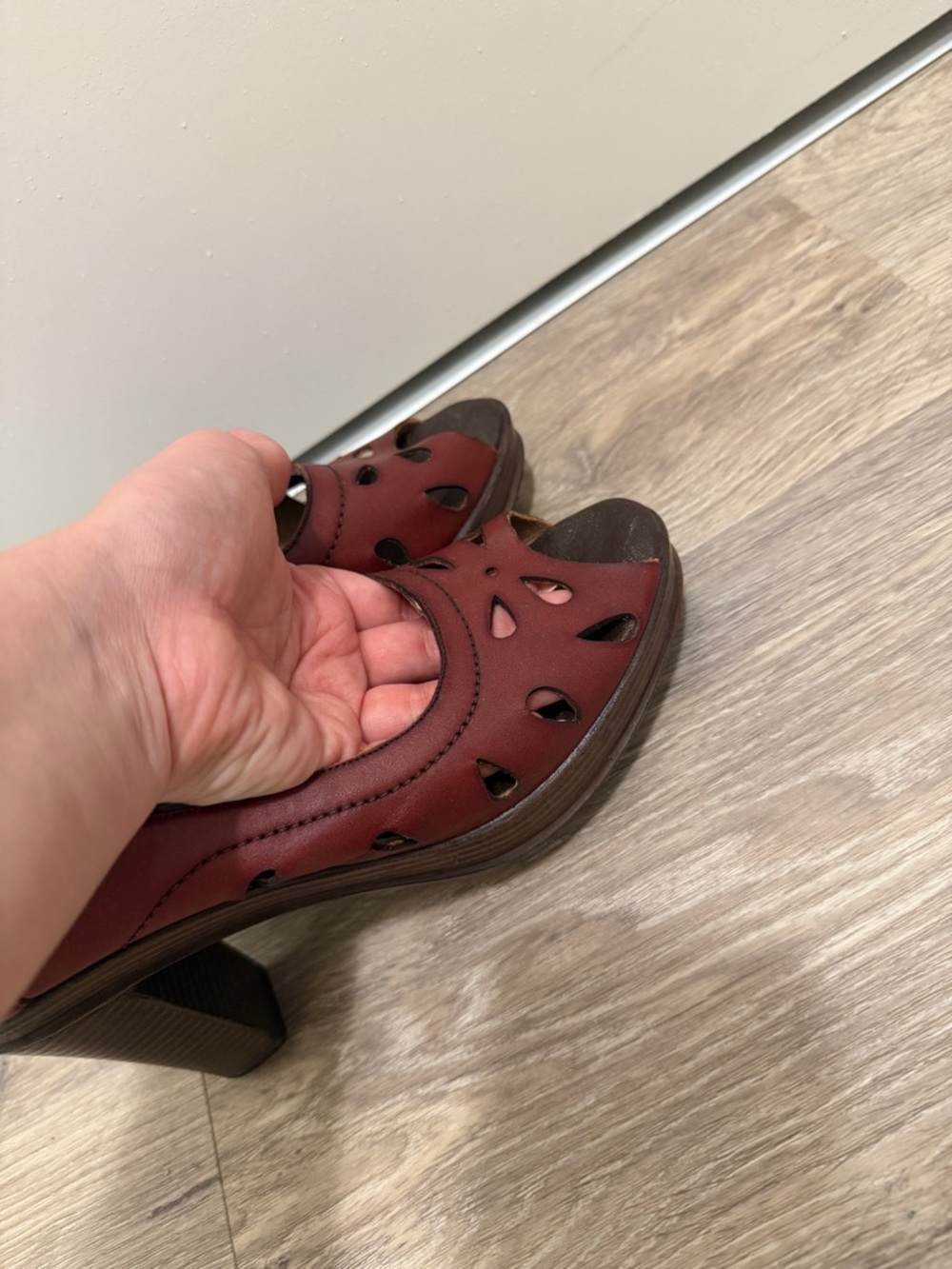 Women’s real Leather Peep-Toe Slingback Heels - Picture 3 of 4